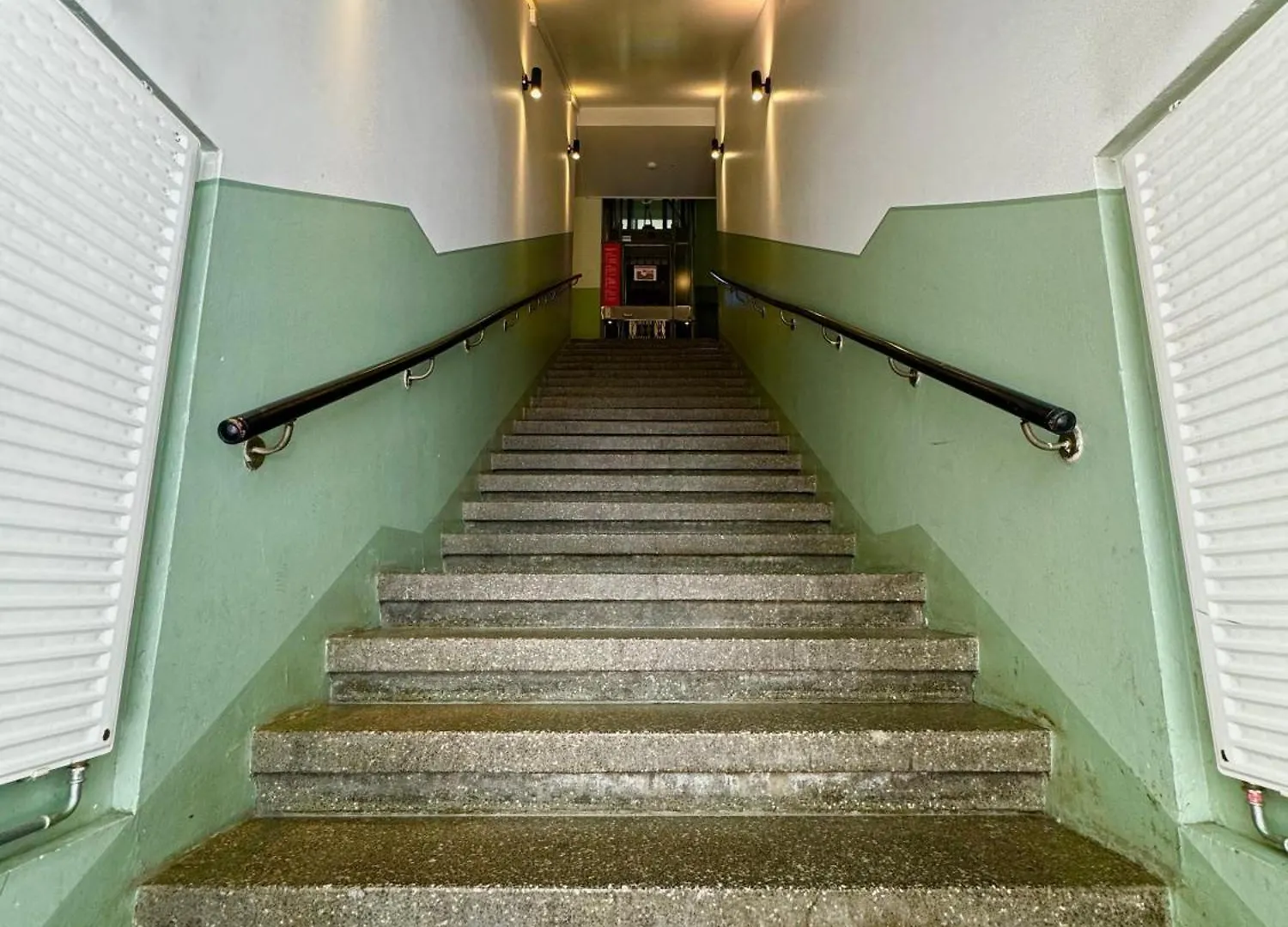 Kotimaailma Apartments Kamppi - Pieni Yksioe 헬싱키 핀란드