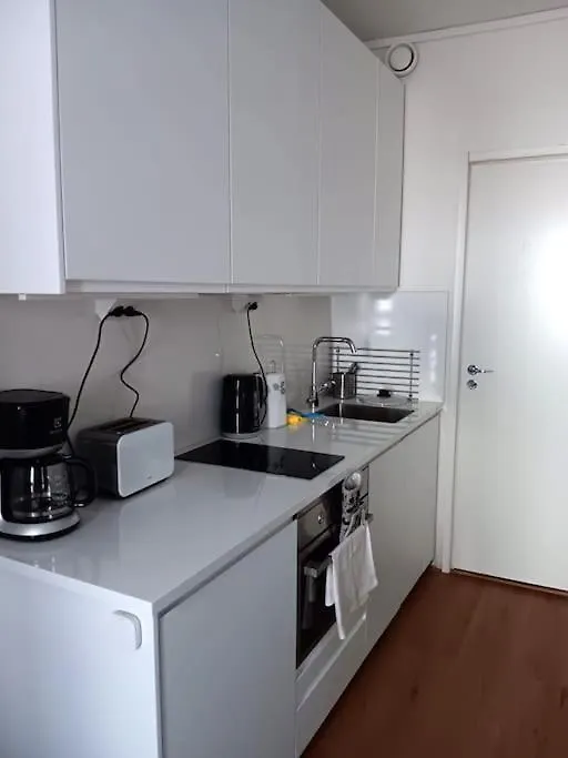 Kotimaailma Apartments Kamppi - Pieni Yksioe 헬싱키